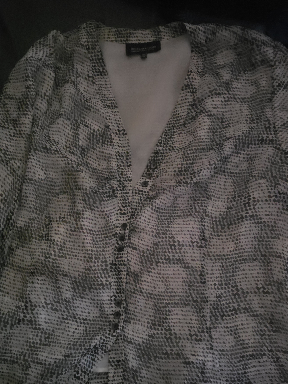 Jones Of New York Black & White Printed Lined Silk Blouse,  Great Sleeves.